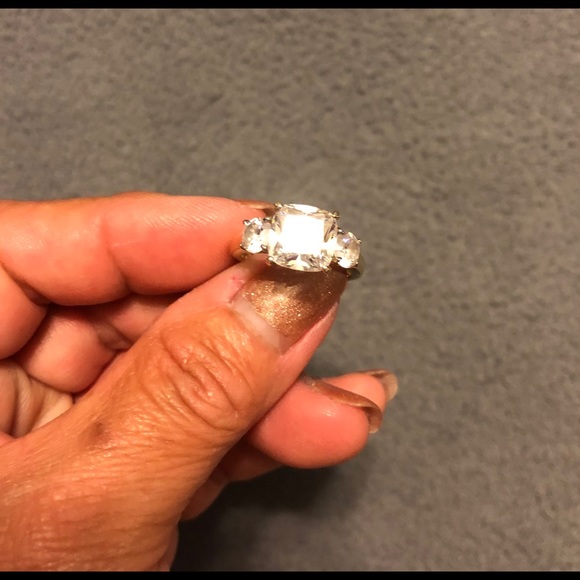 Sussex design CZ 3 stone ring on silver tone - Picture 5 of 7